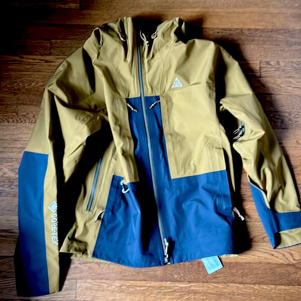 Very cool lite brown Nike ACG gore Tex